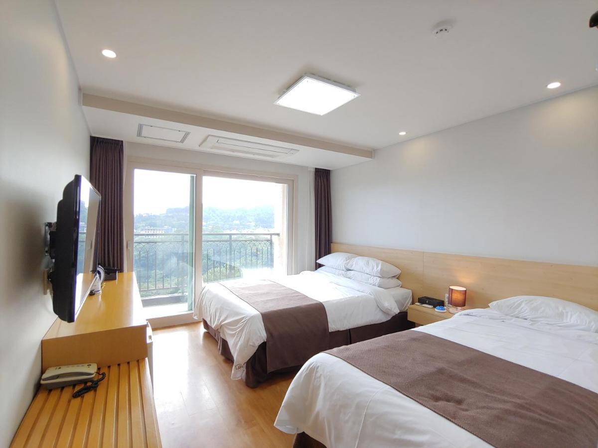Jeju Lavender Hotel Seogwipo Ngoại thất bức ảnh