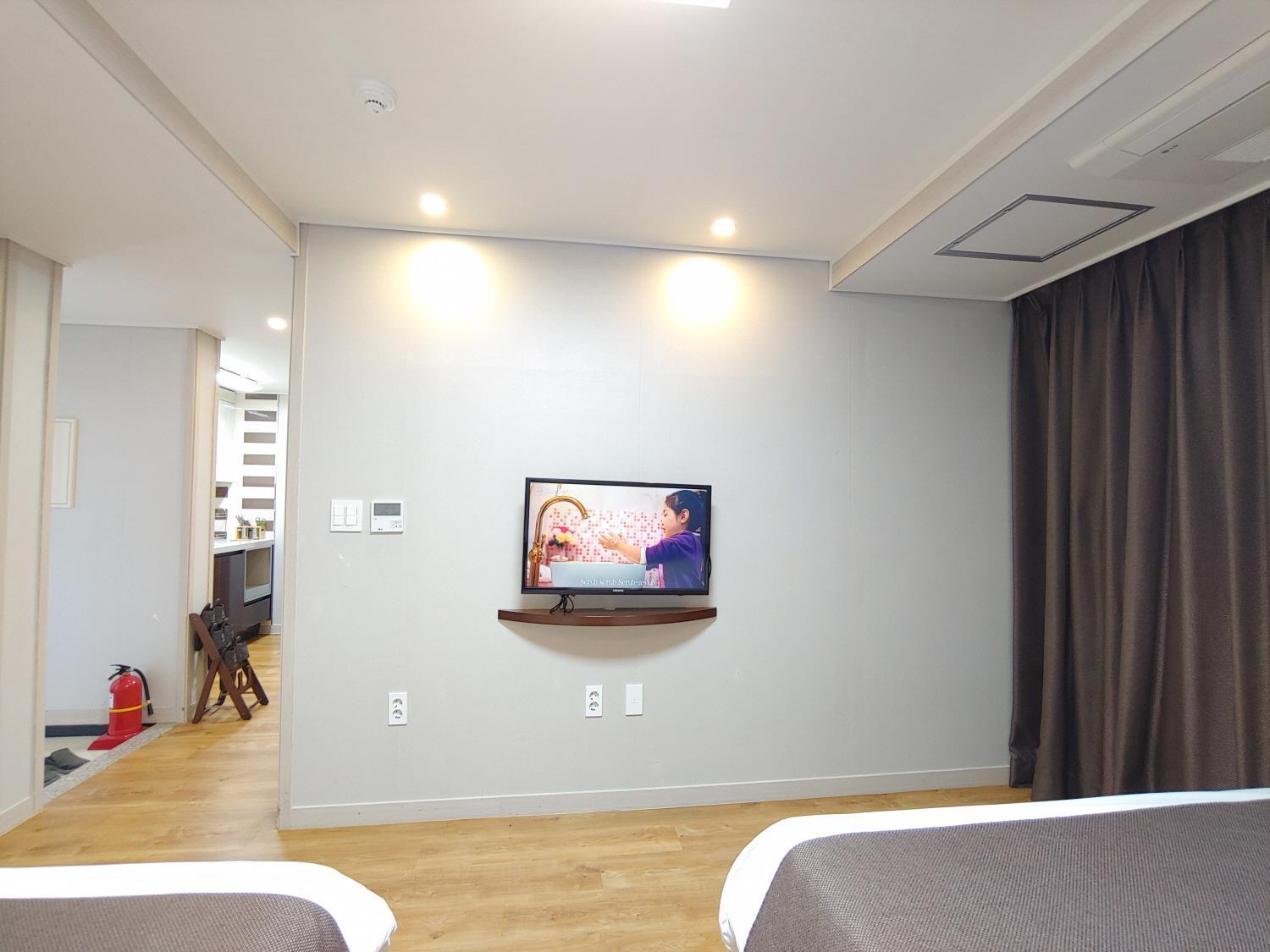 Jeju Lavender Hotel Seogwipo Ngoại thất bức ảnh
