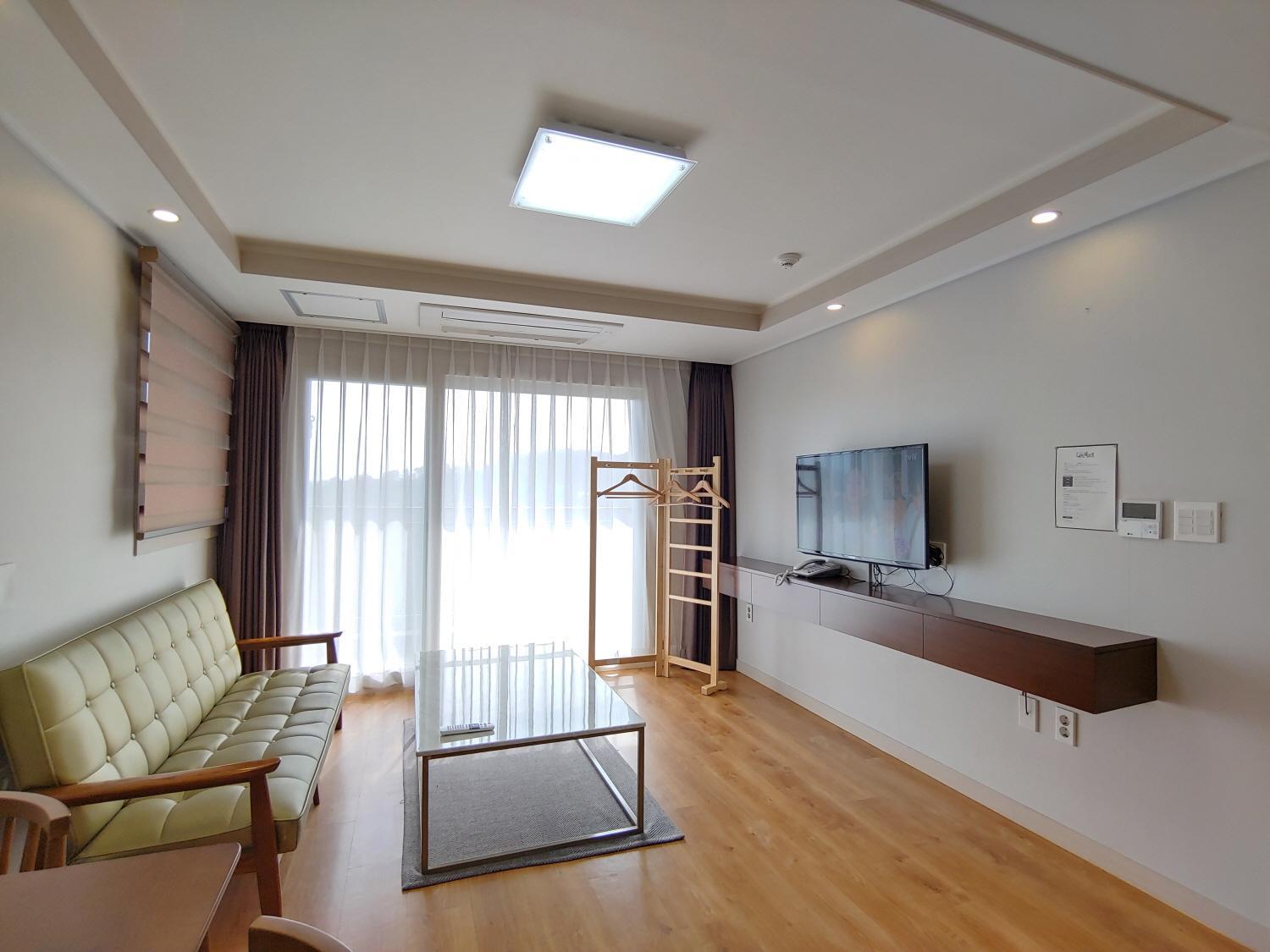 Jeju Lavender Hotel Seogwipo Ngoại thất bức ảnh