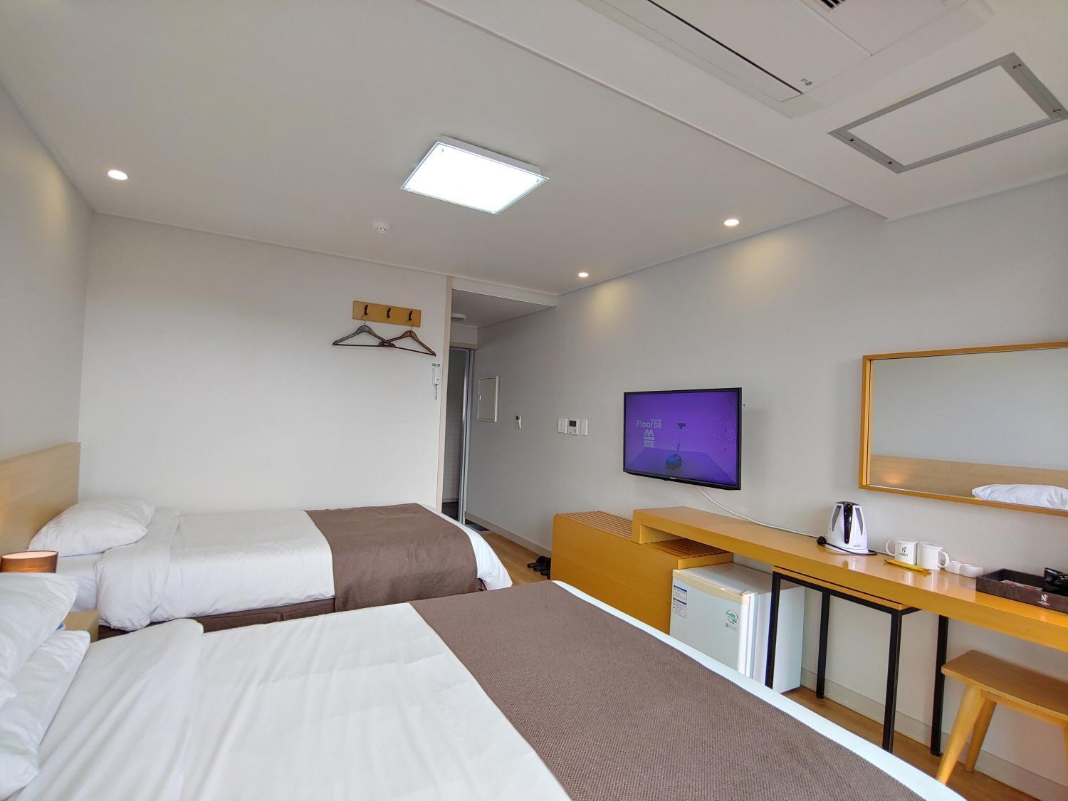 Jeju Lavender Hotel Seogwipo Ngoại thất bức ảnh