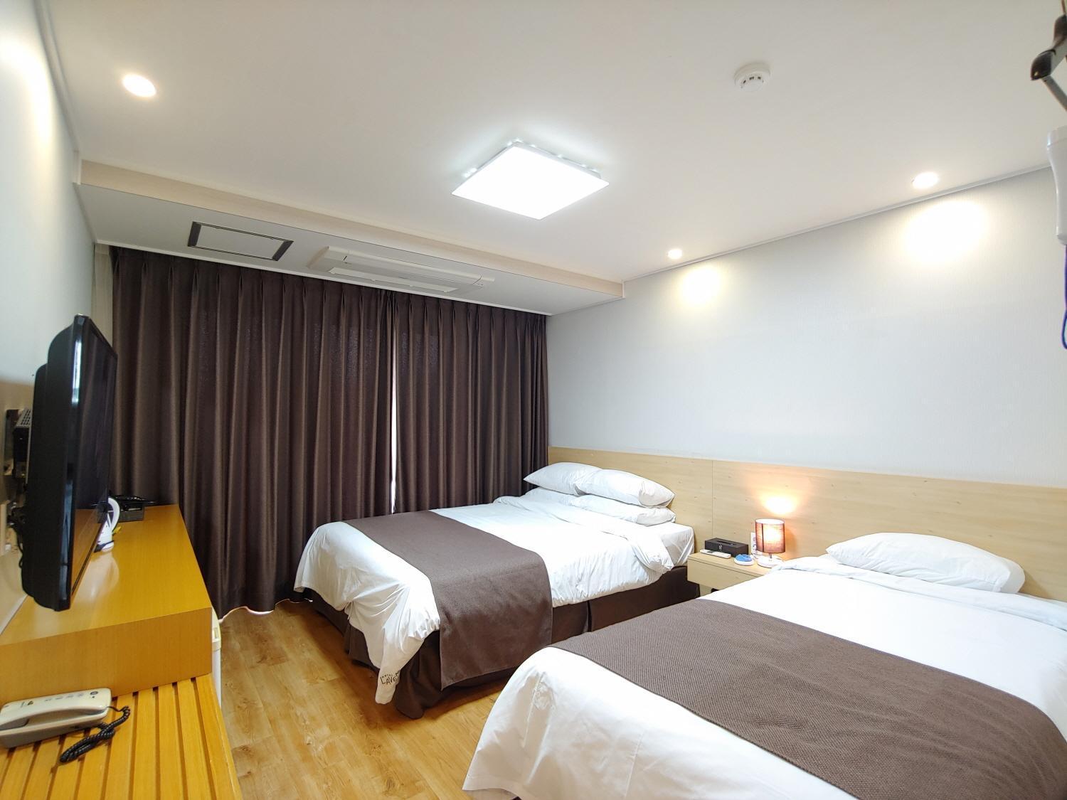 Jeju Lavender Hotel Seogwipo Ngoại thất bức ảnh