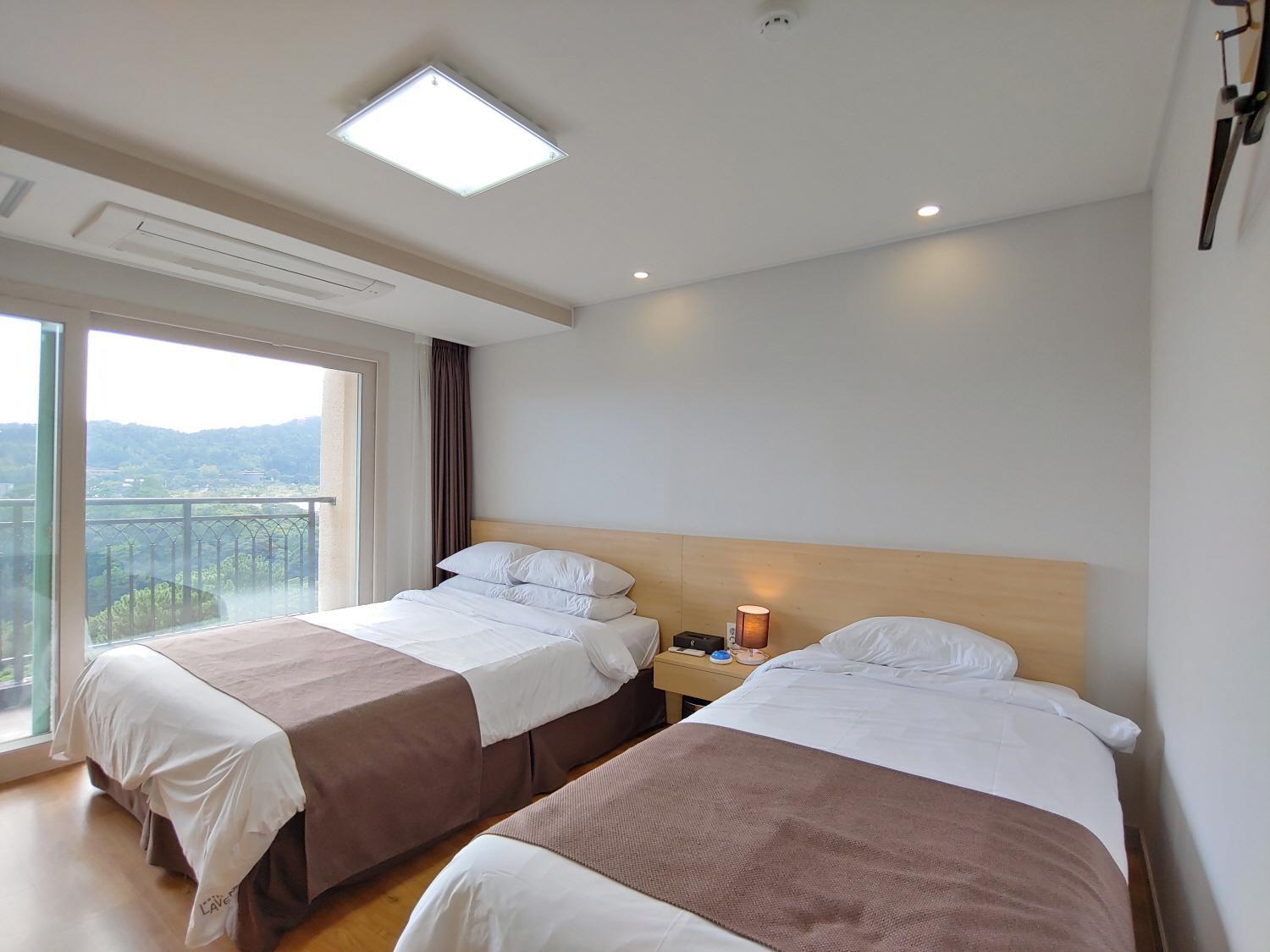Jeju Lavender Hotel Seogwipo Ngoại thất bức ảnh