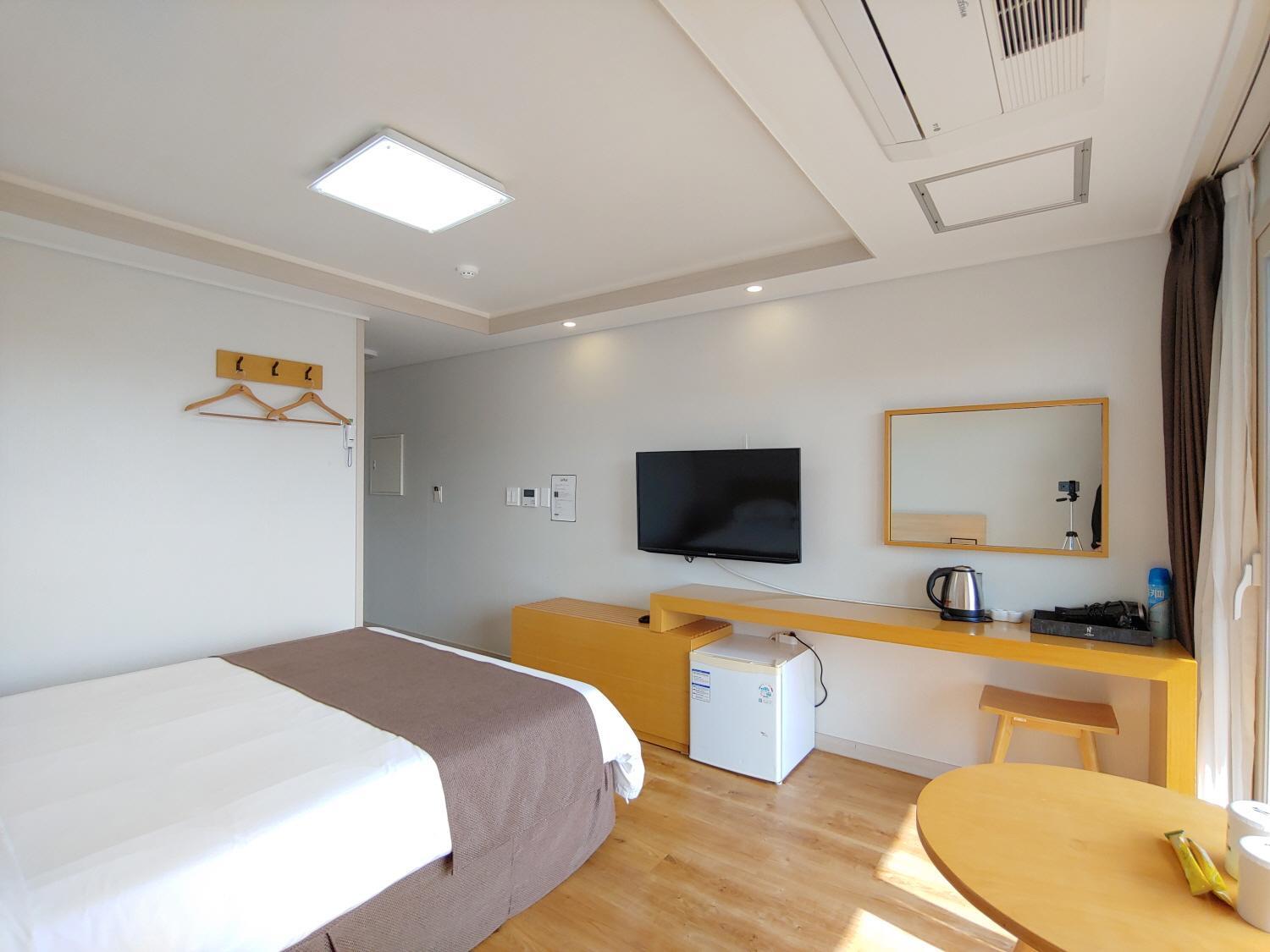Jeju Lavender Hotel Seogwipo Ngoại thất bức ảnh