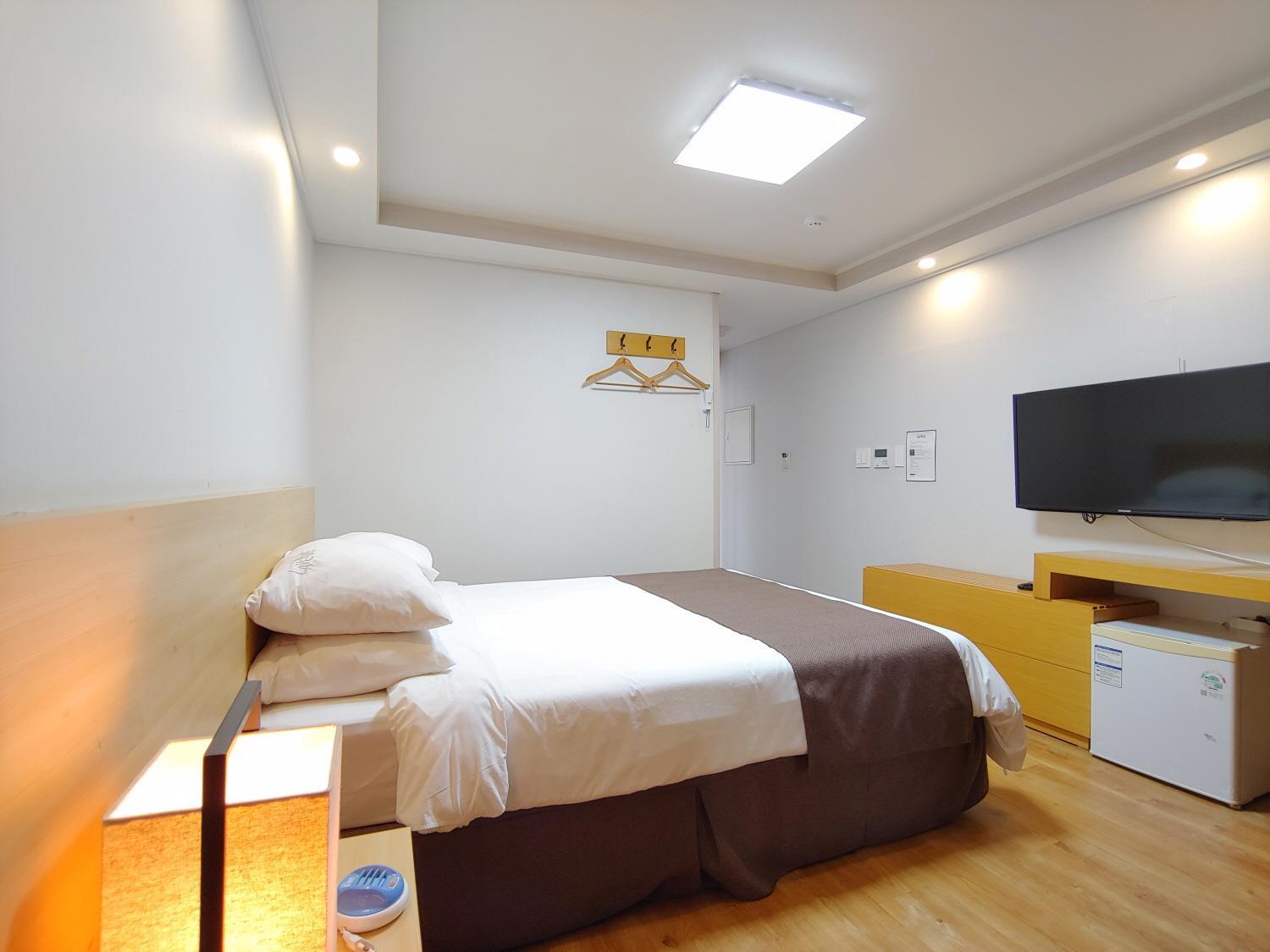 Jeju Lavender Hotel Seogwipo Ngoại thất bức ảnh