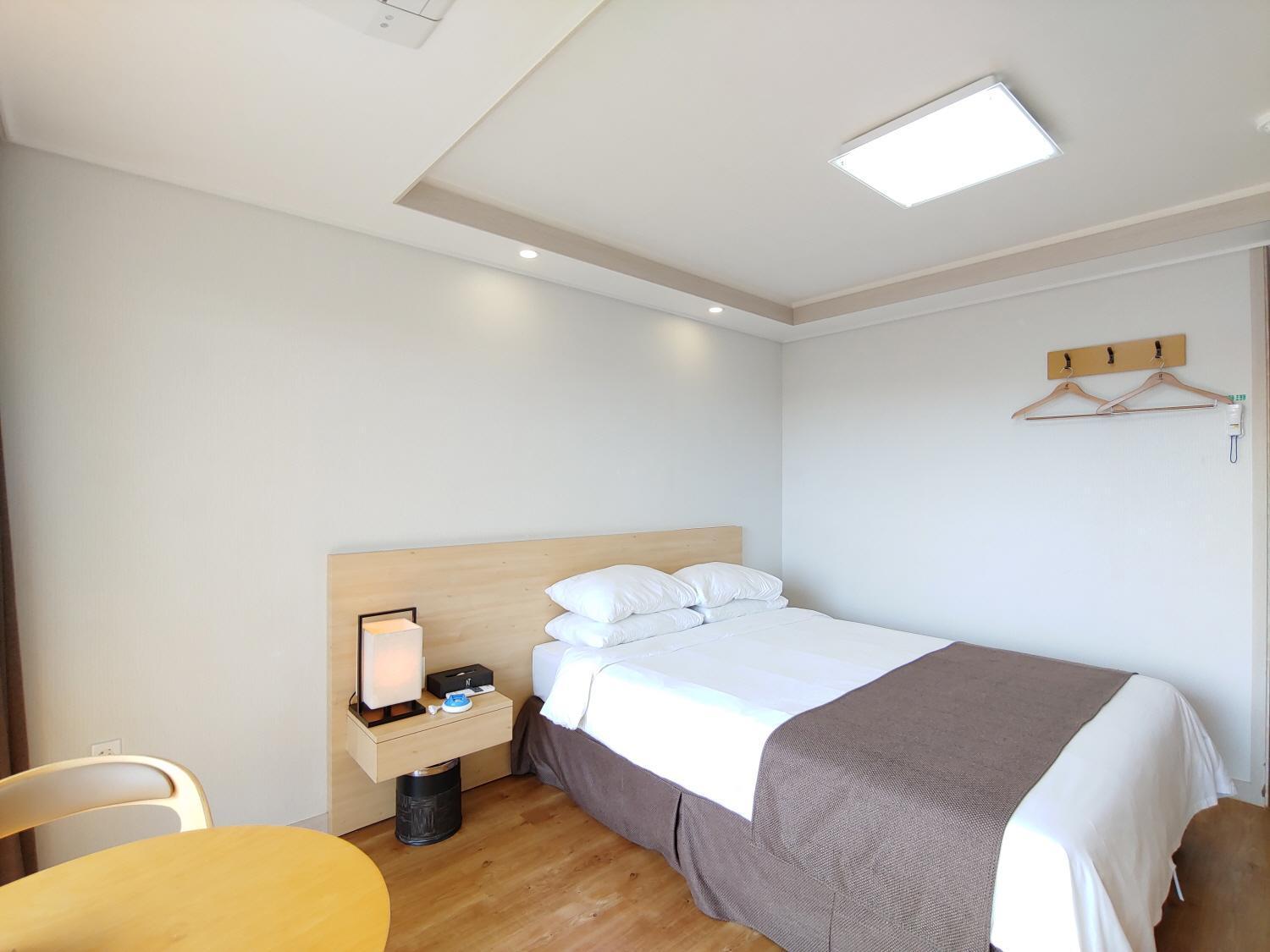 Jeju Lavender Hotel Seogwipo Ngoại thất bức ảnh