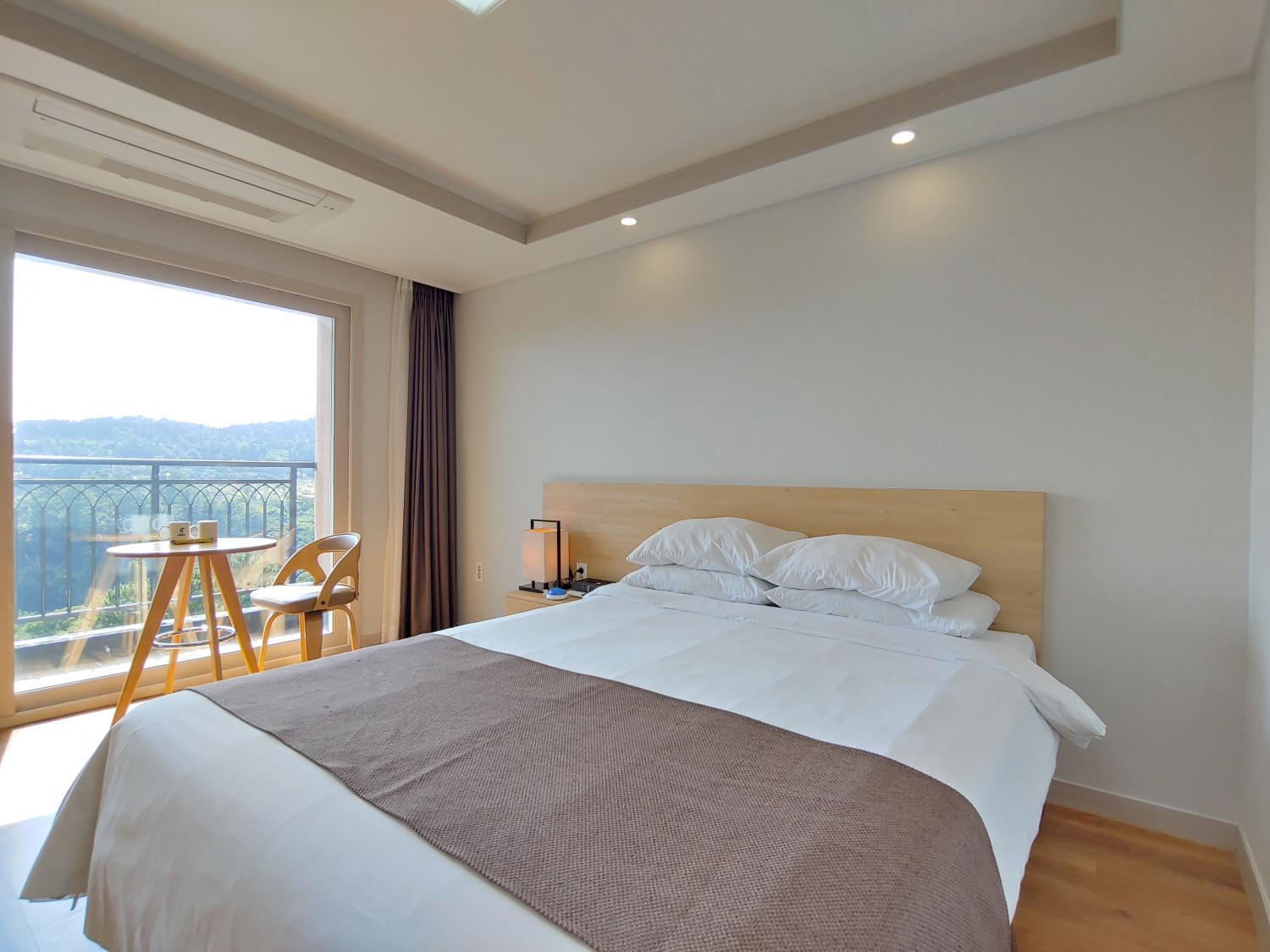 Jeju Lavender Hotel Seogwipo Ngoại thất bức ảnh