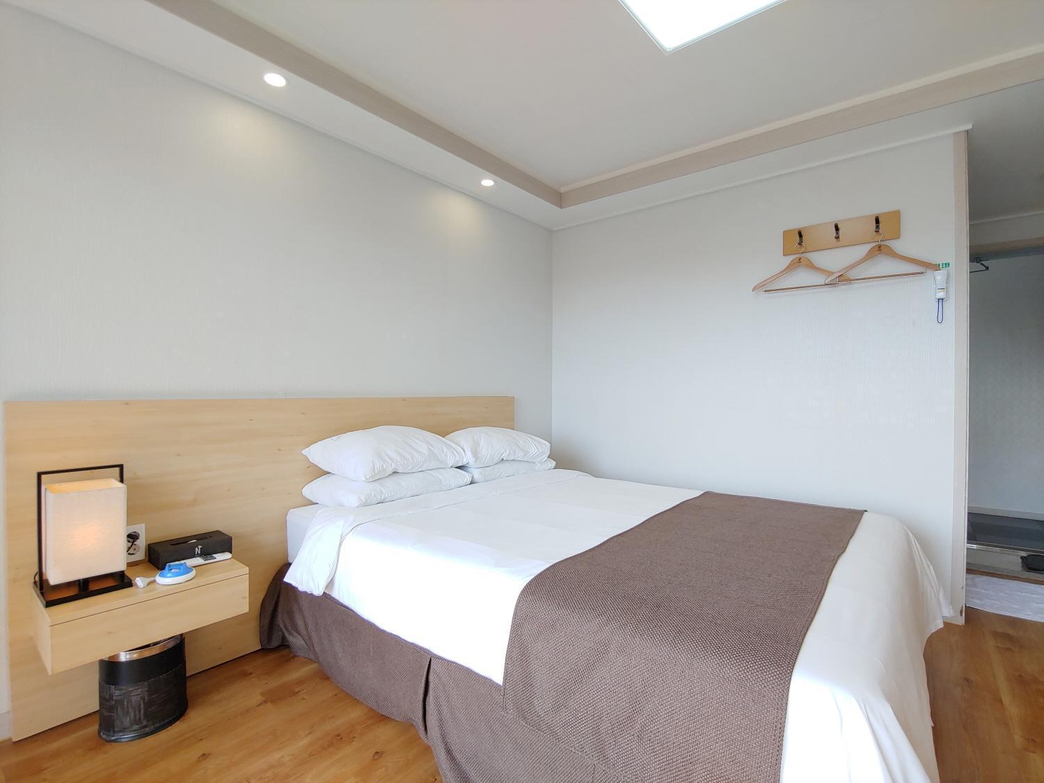 Jeju Lavender Hotel Seogwipo Ngoại thất bức ảnh