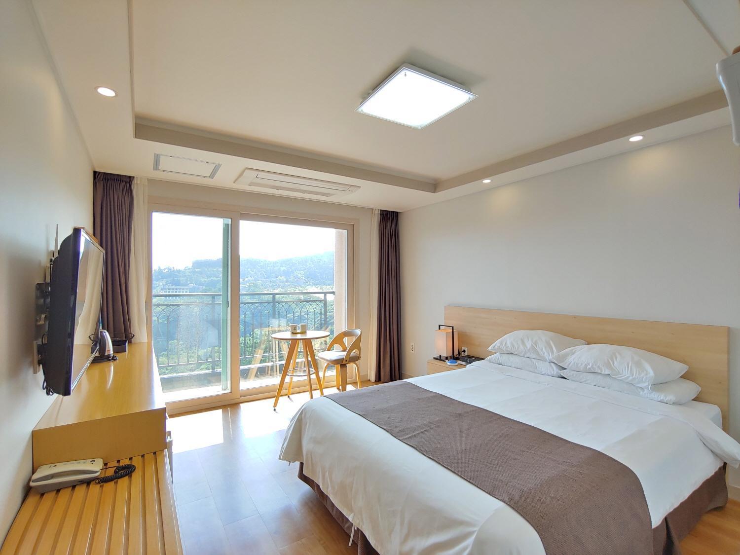 Jeju Lavender Hotel Seogwipo Ngoại thất bức ảnh