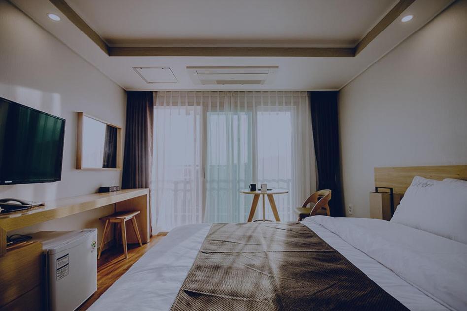 Jeju Lavender Hotel Seogwipo Ngoại thất bức ảnh