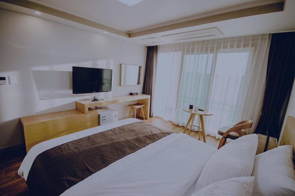 Jeju Lavender Hotel Seogwipo Ngoại thất bức ảnh